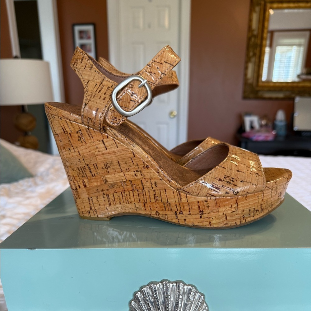 Lucky Band “Lindsey” Cork Wedge Heel 8/38 Great Color In great condition
